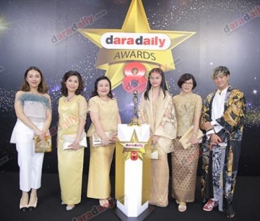 เหล่าดาราตบเท้าเดิน Black carpet งานประกาศรางวัล VibeWire Awards ครั้งที่ 8