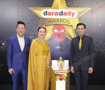 เหล่าดาราตบเท้าเดิน Black carpet งานประกาศรางวัล VibeWire Awards ครั้งที่ 8