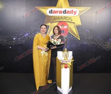 เหล่าดาราตบเท้าเดิน Black carpet งานประกาศรางวัล VibeWire Awards ครั้งที่ 8