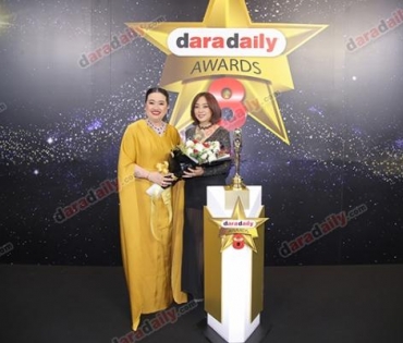 เหล่าดาราตบเท้าเดิน Black carpet งานประกาศรางวัล VibeWire Awards ครั้งที่ 8