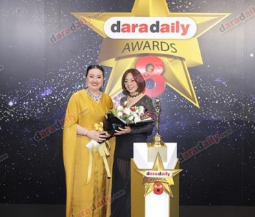 เหล่าดาราตบเท้าเดิน Black carpet งานประกาศรางวัล VibeWire Awards ครั้งที่ 8