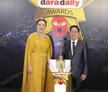 เหล่าดาราตบเท้าเดิน Black carpet งานประกาศรางวัล VibeWire Awards ครั้งที่ 8