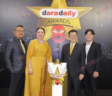 เหล่าดาราตบเท้าเดิน Black carpet งานประกาศรางวัล VibeWire Awards ครั้งที่ 8
