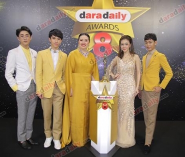 เหล่าดาราตบเท้าเดิน Black carpet งานประกาศรางวัล VibeWire Awards ครั้งที่ 8