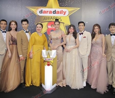 เหล่าดาราตบเท้าเดิน Black carpet งานประกาศรางวัล VibeWire Awards ครั้งที่ 8