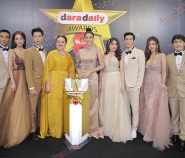 เหล่าดาราตบเท้าเดิน Black carpet งานประกาศรางวัล VibeWire Awards ครั้งที่ 8
