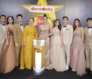 เหล่าดาราตบเท้าเดิน Black carpet งานประกาศรางวัล VibeWire Awards ครั้งที่ 8