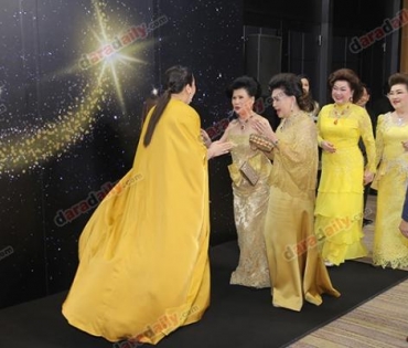 เหล่าดาราตบเท้าเดิน Black carpet งานประกาศรางวัล VibeWire Awards ครั้งที่ 8