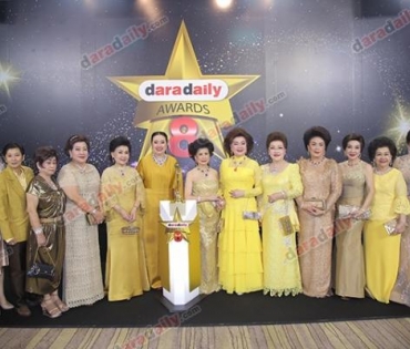 เหล่าดาราตบเท้าเดิน Black carpet งานประกาศรางวัล VibeWire Awards ครั้งที่ 8