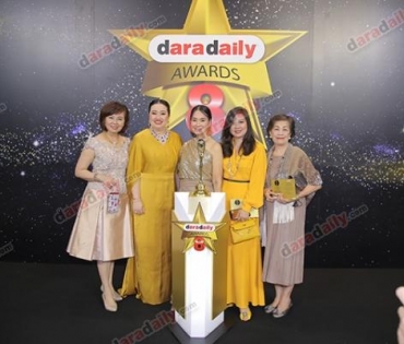 เหล่าดาราตบเท้าเดิน Black carpet งานประกาศรางวัล VibeWire Awards ครั้งที่ 8