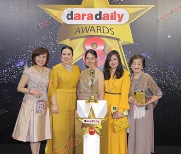 เหล่าดาราตบเท้าเดิน Black carpet งานประกาศรางวัล VibeWire Awards ครั้งที่ 8