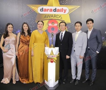 เหล่าดาราตบเท้าเดิน Black carpet งานประกาศรางวัล VibeWire Awards ครั้งที่ 8