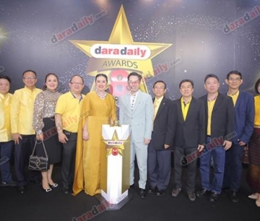 เหล่าดาราตบเท้าเดิน Black carpet งานประกาศรางวัล VibeWire Awards ครั้งที่ 8