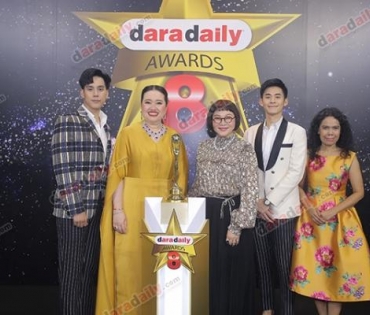 เหล่าดาราตบเท้าเดิน Black carpet งานประกาศรางวัล VibeWire Awards ครั้งที่ 8