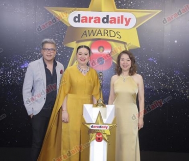 เหล่าดาราตบเท้าเดิน Black carpet งานประกาศรางวัล VibeWire Awards ครั้งที่ 8