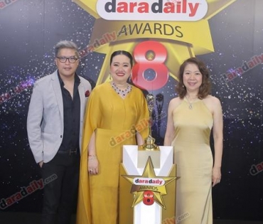 เหล่าดาราตบเท้าเดิน Black carpet งานประกาศรางวัล VibeWire Awards ครั้งที่ 8