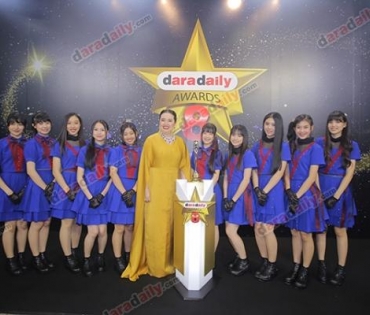 เหล่าดาราตบเท้าเดิน Black carpet งานประกาศรางวัล VibeWire Awards ครั้งที่ 8