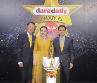 เหล่าดาราตบเท้าเดิน Black carpet งานประกาศรางวัล VibeWire Awards ครั้งที่ 8