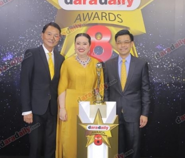 เหล่าดาราตบเท้าเดิน Black carpet งานประกาศรางวัล VibeWire Awards ครั้งที่ 8