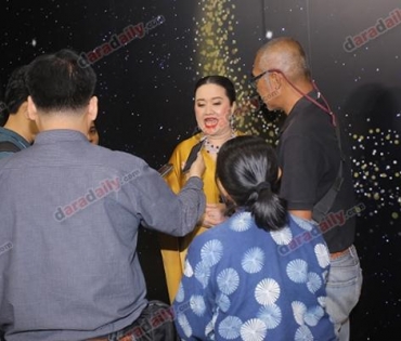 เหล่าดาราตบเท้าเดิน Black carpet งานประกาศรางวัล VibeWire Awards ครั้งที่ 8
