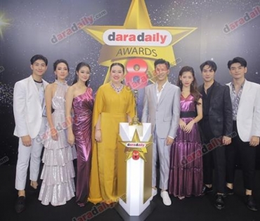 เหล่าดาราตบเท้าเดิน Black carpet งานประกาศรางวัล VibeWire Awards ครั้งที่ 8