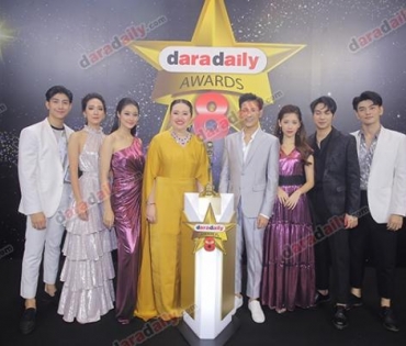 เหล่าดาราตบเท้าเดิน Black carpet งานประกาศรางวัล VibeWire Awards ครั้งที่ 8