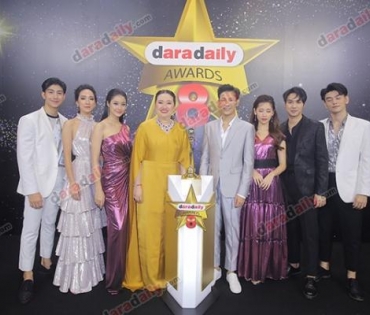 เหล่าดาราตบเท้าเดิน Black carpet งานประกาศรางวัล VibeWire Awards ครั้งที่ 8