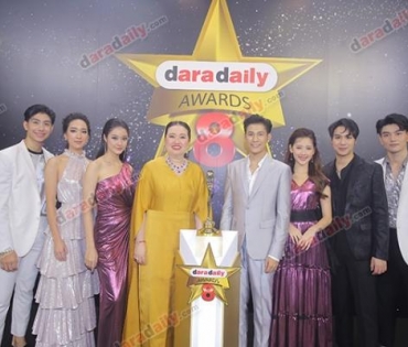 เหล่าดาราตบเท้าเดิน Black carpet งานประกาศรางวัล VibeWire Awards ครั้งที่ 8