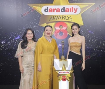 เหล่าดาราตบเท้าเดิน Black carpet งานประกาศรางวัล VibeWire Awards ครั้งที่ 8