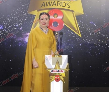 เหล่าดาราตบเท้าเดิน Black carpet งานประกาศรางวัล VibeWire Awards ครั้งที่ 8