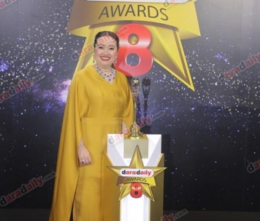 เหล่าดาราตบเท้าเดิน Black carpet งานประกาศรางวัล VibeWire Awards ครั้งที่ 8