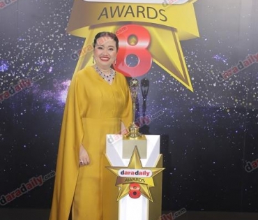 เหล่าดาราตบเท้าเดิน Black carpet งานประกาศรางวัล VibeWire Awards ครั้งที่ 8