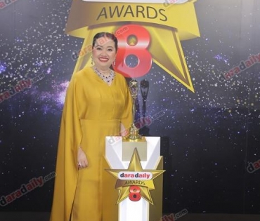 เหล่าดาราตบเท้าเดิน Black carpet งานประกาศรางวัล VibeWire Awards ครั้งที่ 8