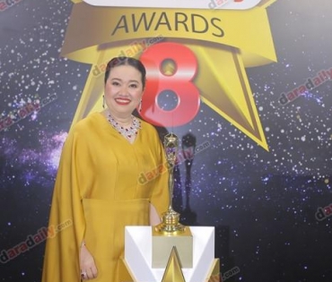 เหล่าดาราตบเท้าเดิน Black carpet งานประกาศรางวัล VibeWire Awards ครั้งที่ 8