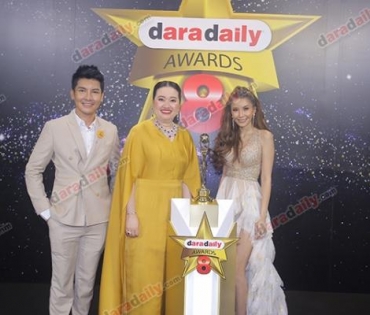 เหล่าดาราตบเท้าเดิน Black carpet งานประกาศรางวัล VibeWire Awards ครั้งที่ 8