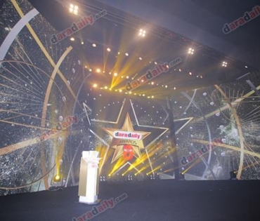 เหล่าดาราตบเท้าเดิน Black carpet งานประกาศรางวัล VibeWire Awards ครั้งที่ 8