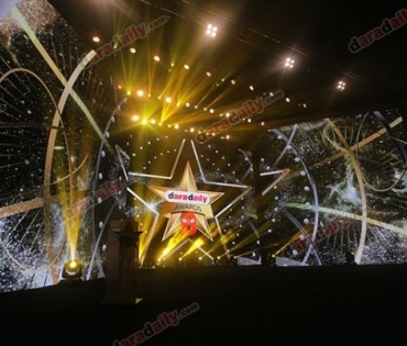 เหล่าดาราตบเท้าเดิน Black carpet งานประกาศรางวัล VibeWire Awards ครั้งที่ 8