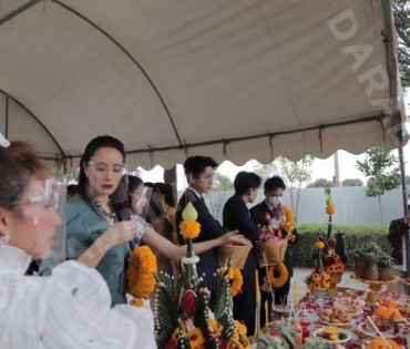 “เจษ-ปุ๊กลุก-เชียร์” นำทีมนักแสดงบวงสรวงเปิดกล้องละครเรื่อง “เล่ห์ลวง”