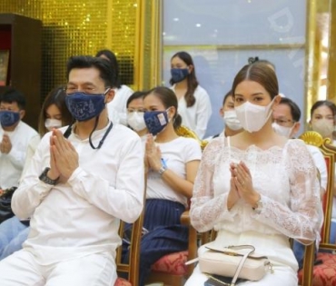 วัดไผ่ล้อม จัดพิธีไหว้ครูบูรพาจารย์ วิสาขบูชารำลึกพลังศรัทธาศิษยานุศิษย์ “คนบันเทิง” ร่วมพิธีล้นหลาม