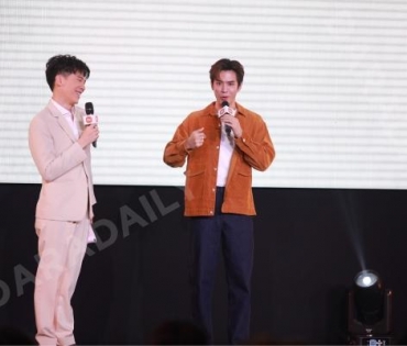 เติมชีวิตให้มีสีสันไปกับ “ฟิล์ม ธนภัทร” ในงานเปิดตัว Redmi Note 12 Series