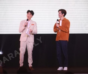 เติมชีวิตให้มีสีสันไปกับ “ฟิล์ม ธนภัทร” ในงานเปิดตัว Redmi Note 12 Series