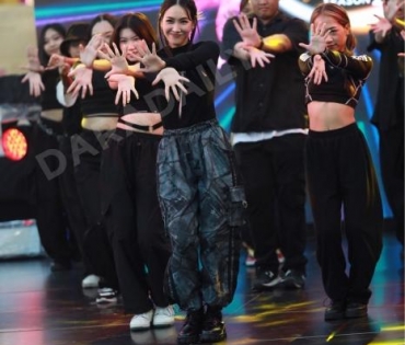 ICONSIAM DANCETOPIA COMPETITION Season 2 ชมโชว์สุดพิเศษกับการเต้นคัฟเวอร์แดนซ์ จากนักแสดงสาว มิน พีชญา วัฒนามนตรี
