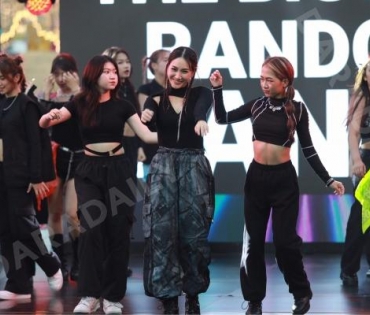 ICONSIAM DANCETOPIA COMPETITION Season 2 ชมโชว์สุดพิเศษกับการเต้นคัฟเวอร์แดนซ์ จากนักแสดงสาว มิน พีชญา วัฒนามนตรี