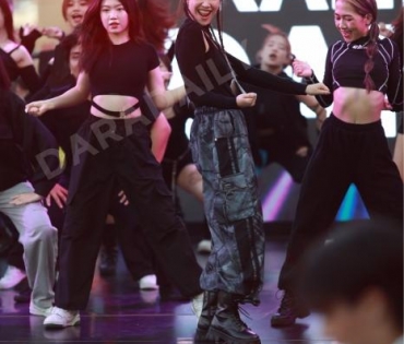 ICONSIAM DANCETOPIA COMPETITION Season 2 ชมโชว์สุดพิเศษกับการเต้นคัฟเวอร์แดนซ์ จากนักแสดงสาว มิน พีชญา วัฒนามนตรี
