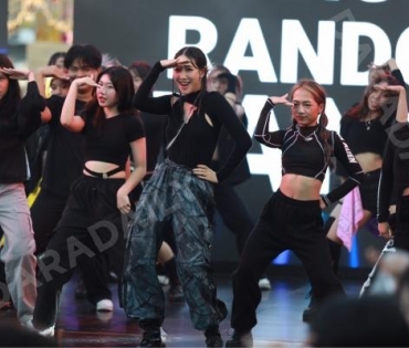 ICONSIAM DANCETOPIA COMPETITION Season 2 ชมโชว์สุดพิเศษกับการเต้นคัฟเวอร์แดนซ์ จากนักแสดงสาว มิน พีชญา วัฒนามนตรี