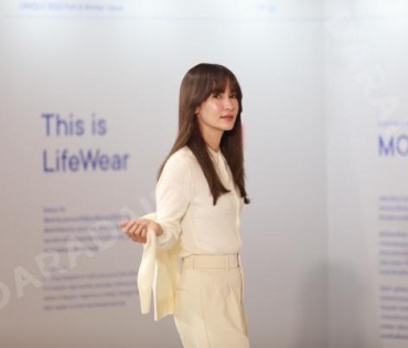 UNIQLO Fall/Winter 2023 พร้อมพบกับ แอน ทองประสม,ติ๊ก เจษฎาภรณ์,อ๊ะอาย 4EVE