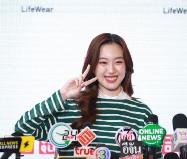 UNIQLO Fall/Winter 2023 พร้อมพบกับ แอน ทองประสม,ติ๊ก เจษฎาภรณ์,อ๊ะอาย 4EVE