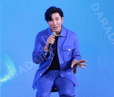 งานแถลงข่าว “Trueonline” พบกับ พรีเซ็นเตอร์สุดปังพลังโหนทุกระแส “หนุ่ม กรรชัย กำเนิดพลอย”