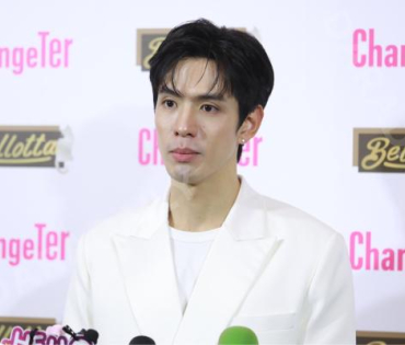 งานแถลงข่าว ไอ-เทล เปิดตัวแบรนด์พรีเซนเตอร์ชื่อดัง "ฟิล์ม ธนภัทร, มารี เบิร์นเนอร์"