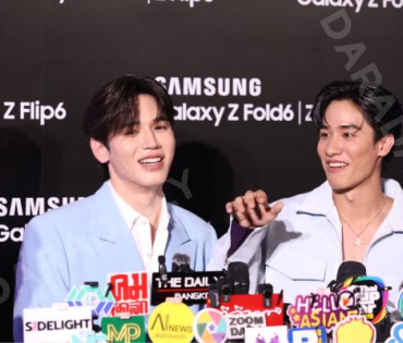 งานเปิดตัว The new Galaxy พบ "ชมพู่ อารยา, พี่จอง - คัลแลน, เต ตะวัน - นิว ฐิติภูมิ"